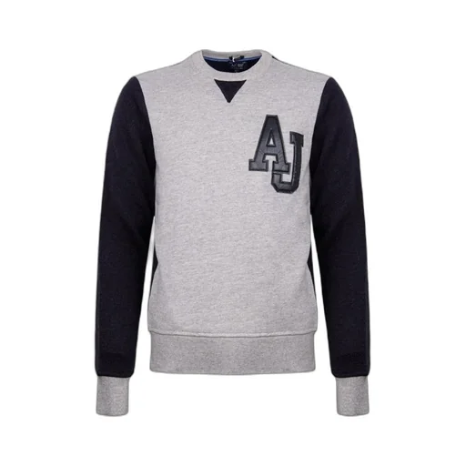 Contrast Logo Pullover