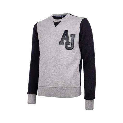 Contrast Logo Pullover