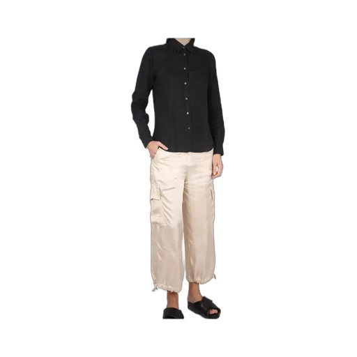Buttoned Long-Sleeved Shirt