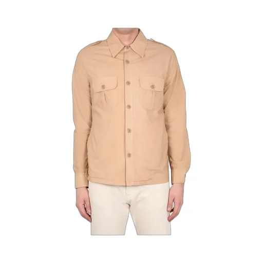 Pointed-Collared Buttoned Shirt