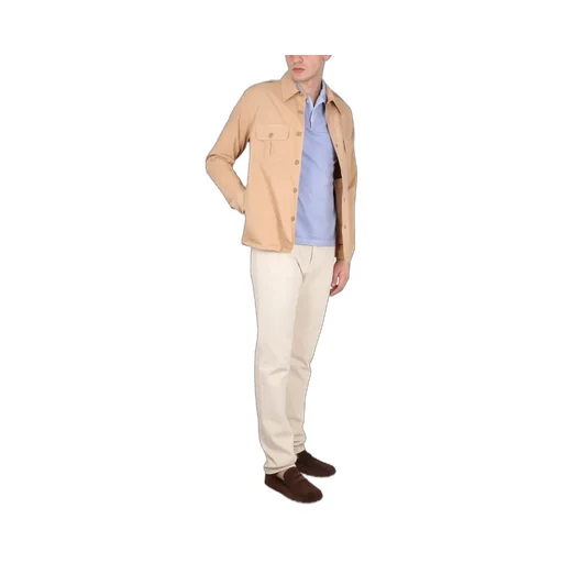 Pointed-Collared Buttoned Shirt