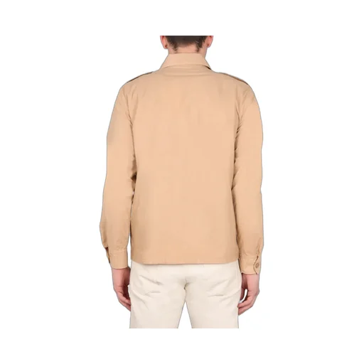 Pointed-Collared Buttoned Shirt