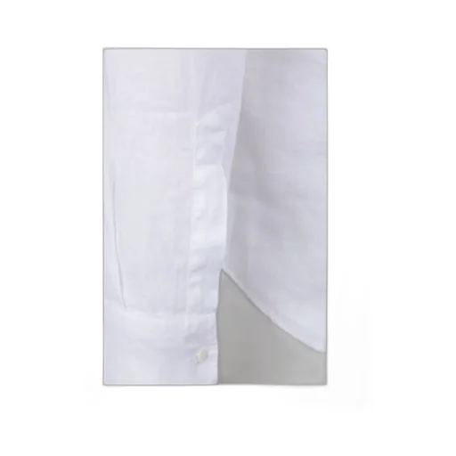Long-Sleeved Buttoned Shirt
