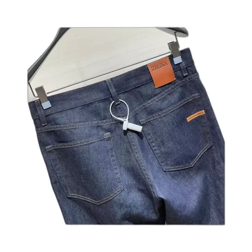 Belt-Loop Jeans