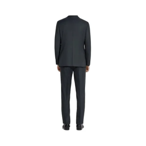 Long-Sleeved Suit