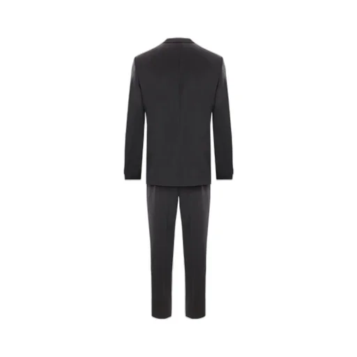 Long-Sleeved Suit