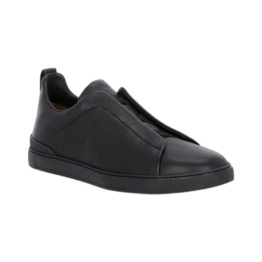 Round Toe Low-Top Sneakers