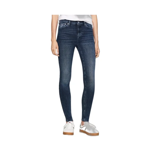 Belt-Loop Jeans
