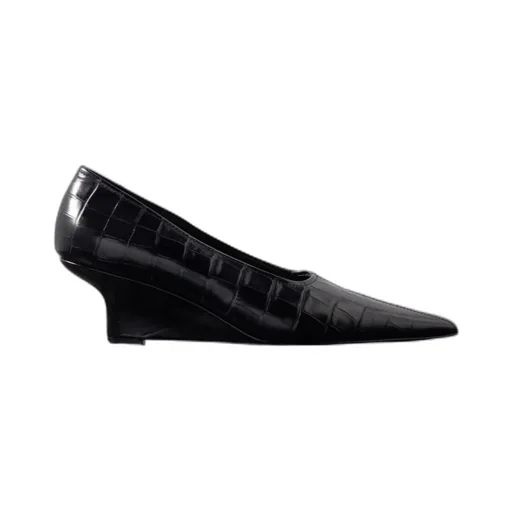 Pointed-Toe Wedge Heels
