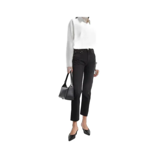 Mid-Rise Cropped Jeans