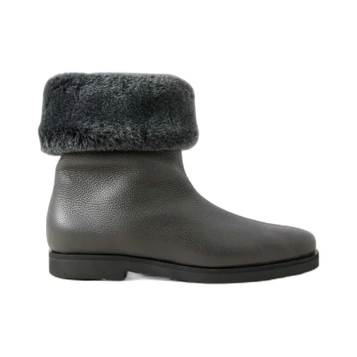 Round Toe Boots