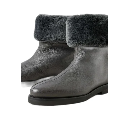 Round Toe Boots