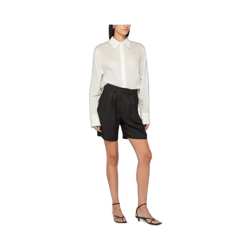 Point-Neck Long-Sleeved Shirt