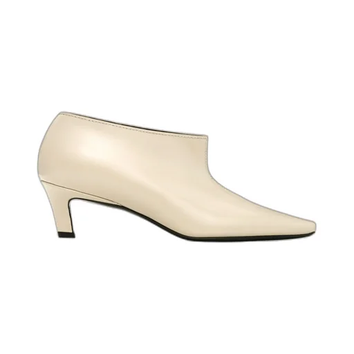 Square-Toed Short Boots