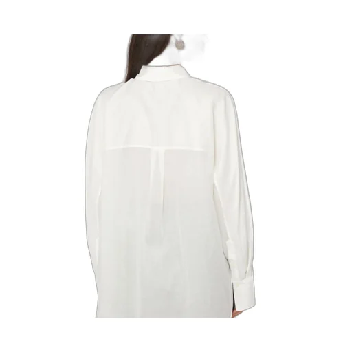 Point-Neck Long-Sleeved Shirt