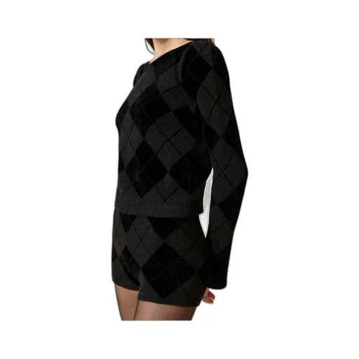 Diamond-Pattern Knit Shorts