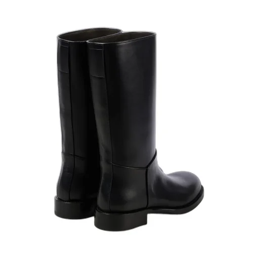 Round-Toe Boots