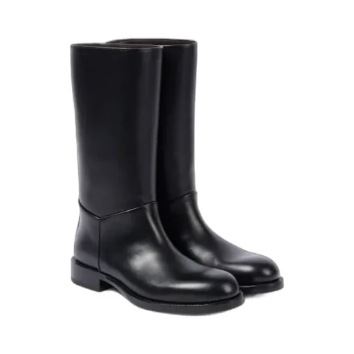 Round-Toe Boots