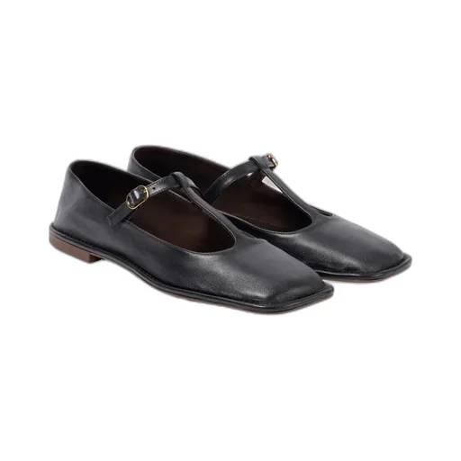 Square-Toe Flats