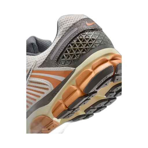 Zoom Vomero 5 Sneakers