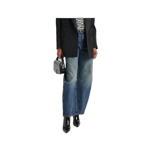 High-Waisted Jeans