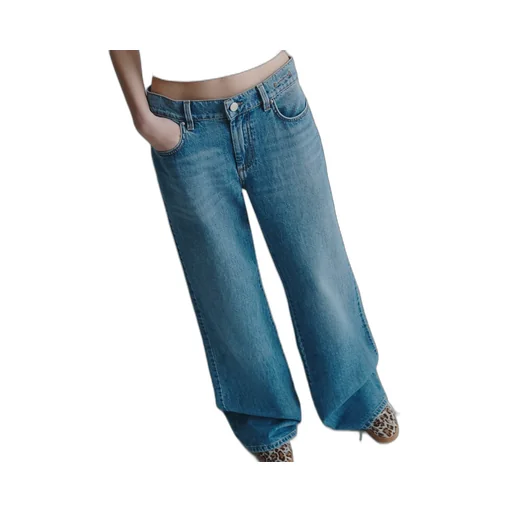 Low-Rise Wide-Leg Jeans