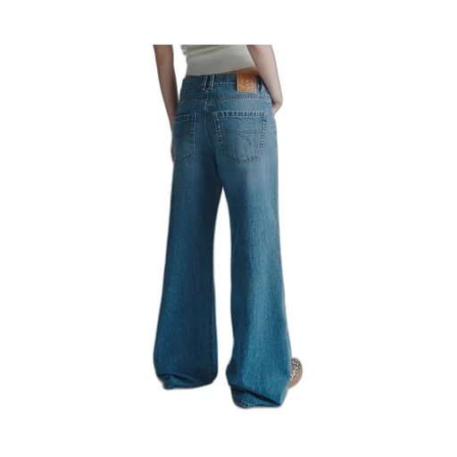 Low-Rise Wide-Leg Jeans