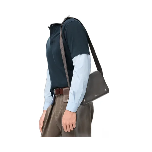 Medium Pebble Messenger Bag In Supple Grained Calfskin