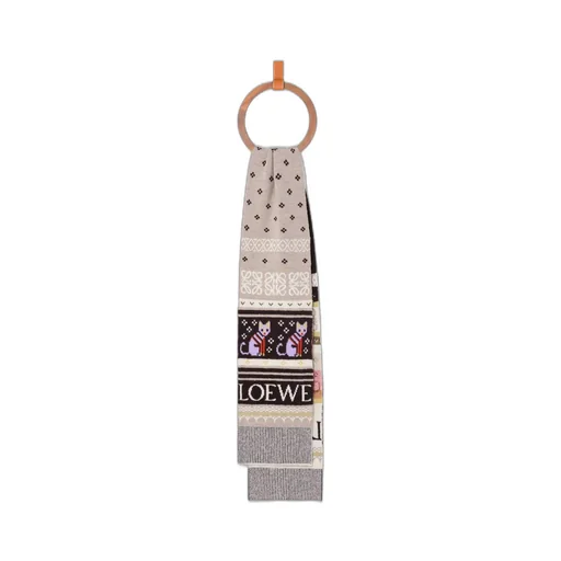 Cat-Motif Patterned Scarf
