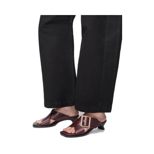Petal Belt Sandal In Vegetable-Tanned Calfskin