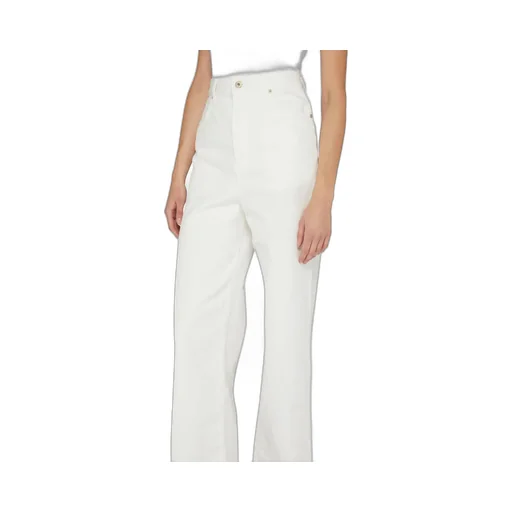 High-Waist Jeans