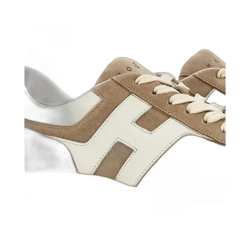 Hyperlight Lace-Up Sneakers