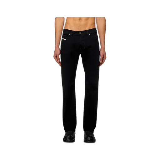 Logo-Patch Straight-Leg Jeans