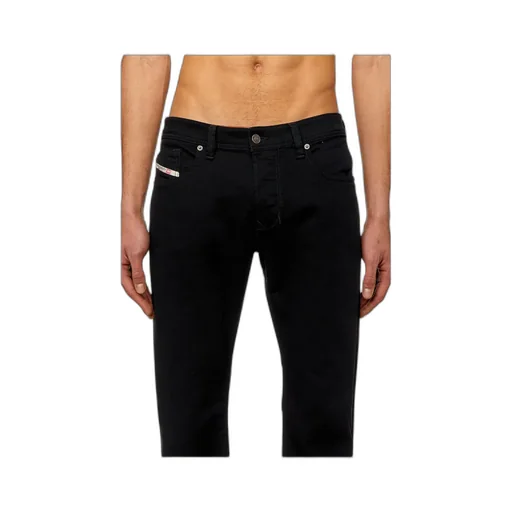 Logo-Patch Straight-Leg Jeans
