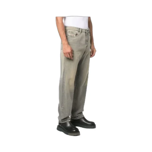 1995 Straight-Leg Jeans