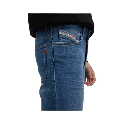 Belt-Loop Jeans