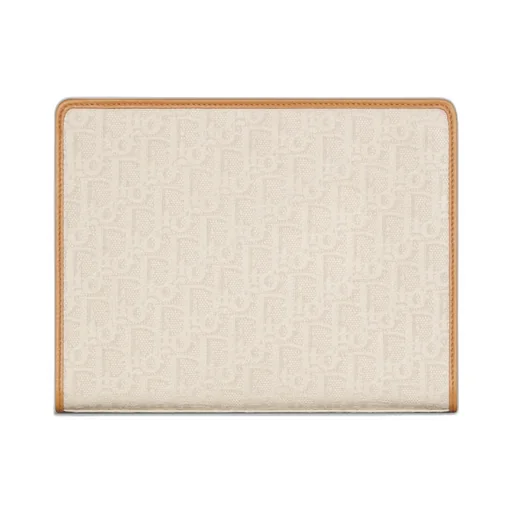 30 Montaigne Dea Pouch