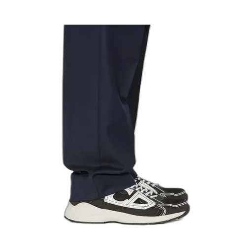 B30 Lace-Up Sneakers