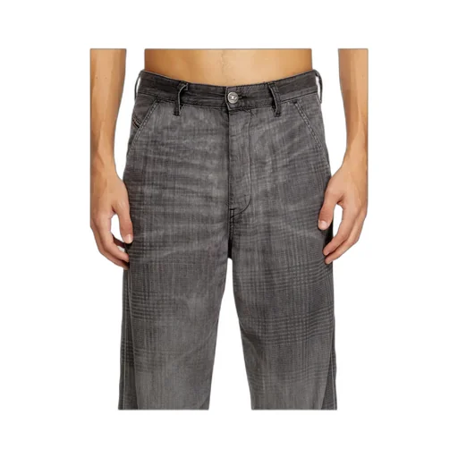 Slant Pockets Straight Jeans
