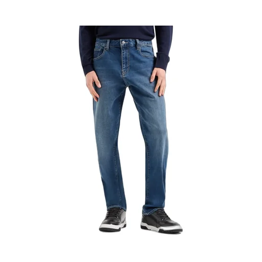 Belt-Loop Jeans