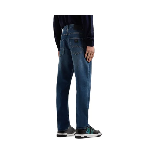Belt-Loop Jeans
