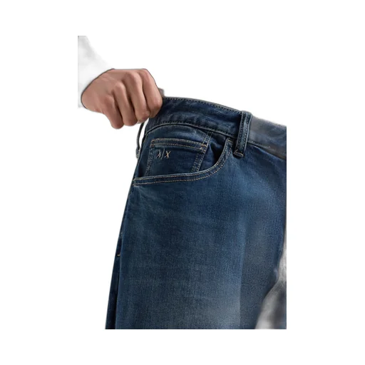 Belt-Loop Jeans