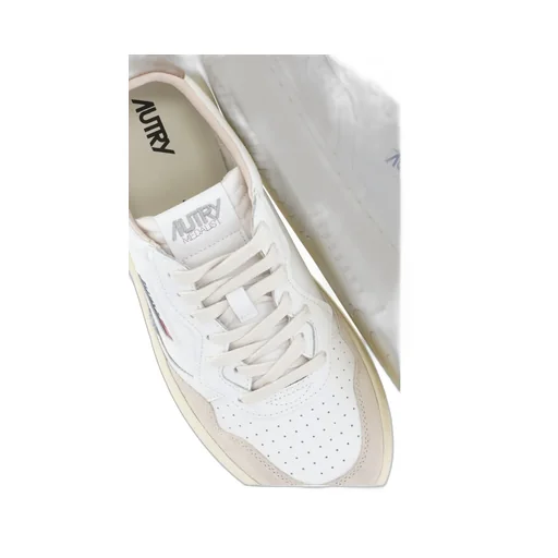 Medalist Low-Top Sneakers