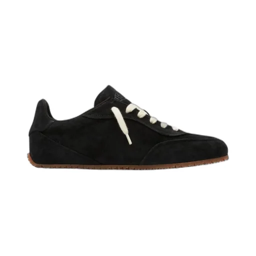 Daze Runner Round Toe Lace-Up Sneakers