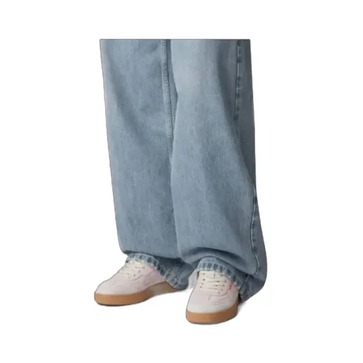 Dice T-Toe Sneakers