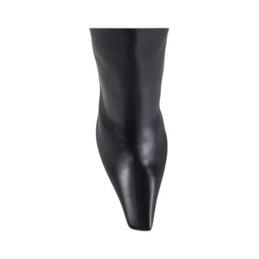 Pointed-Toe Boots