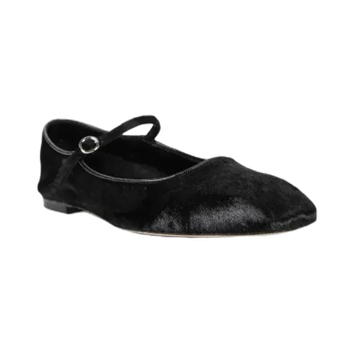 Square-Toe Flat Shoes