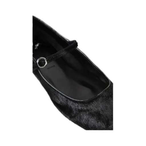 Square-Toe Flat Shoes