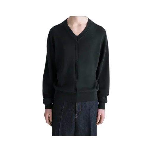 V-Neck Jumper
