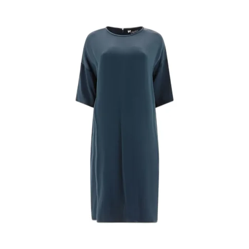 Short-Sleeved Round-Necked Dress
